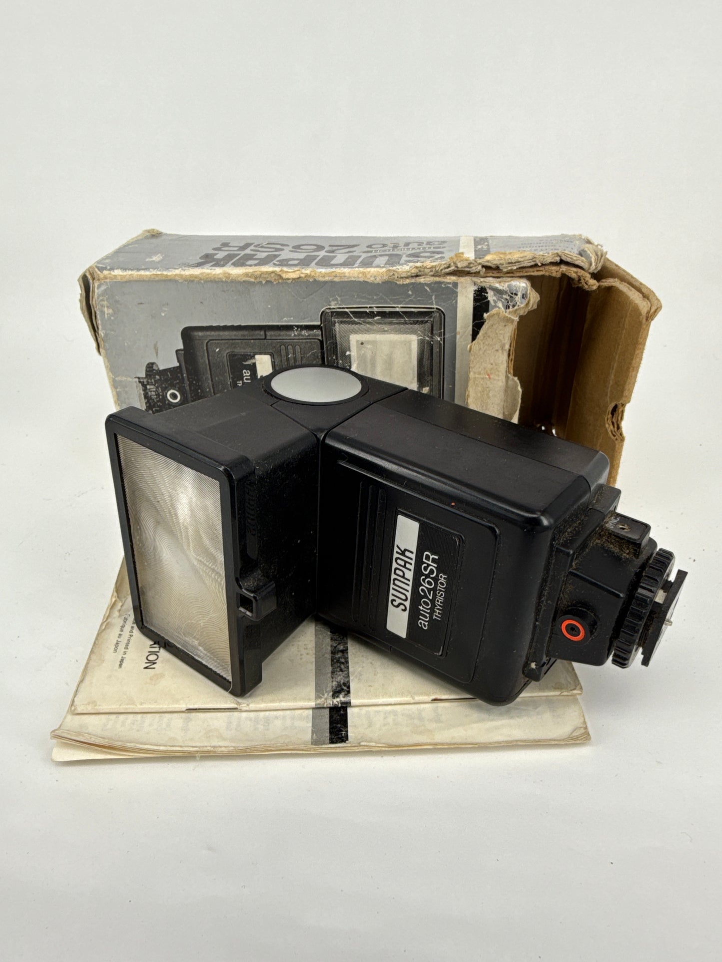 Sunpak flash for MF cameras