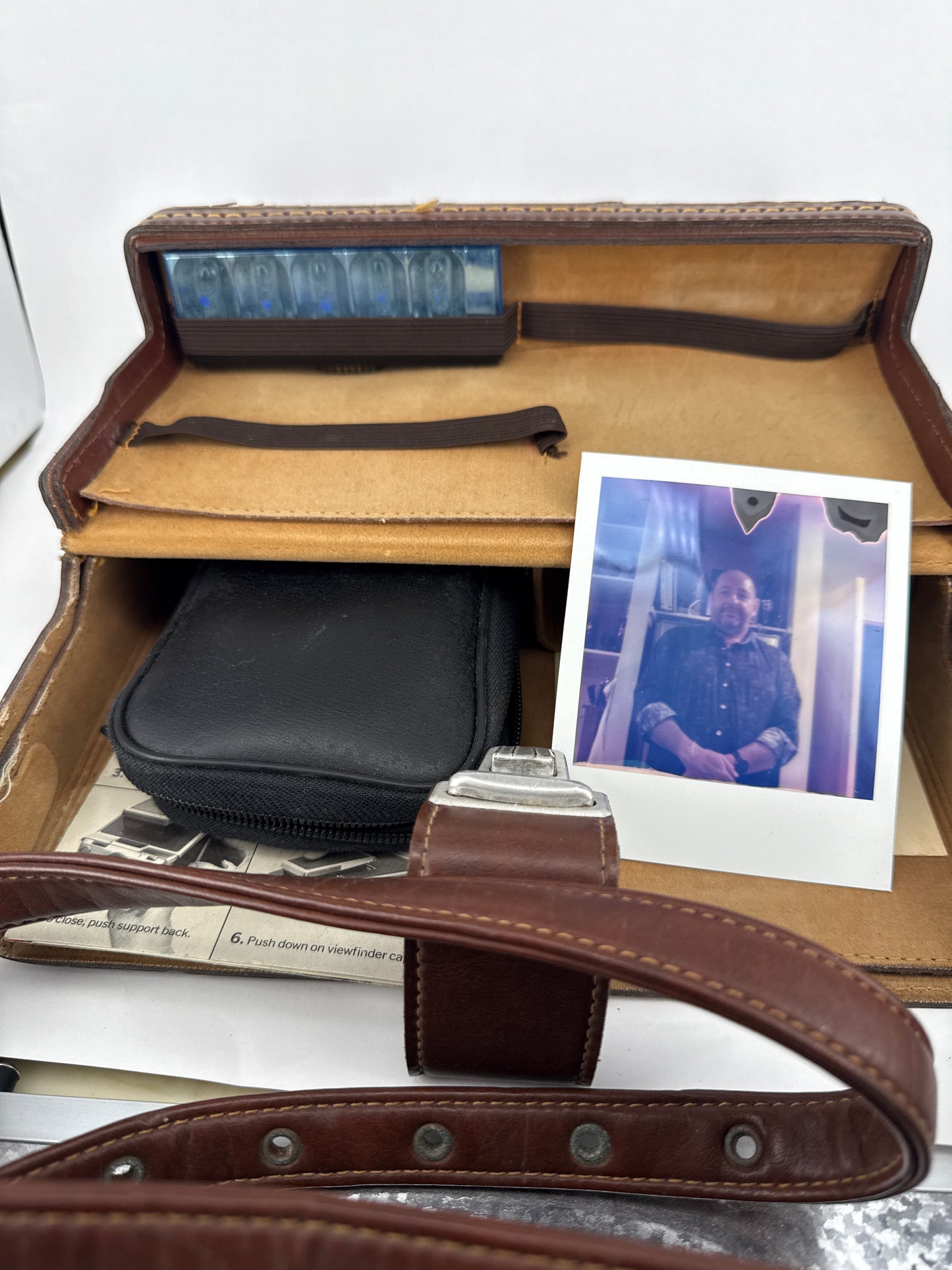Polaroid SX-70 with case and acc. Works