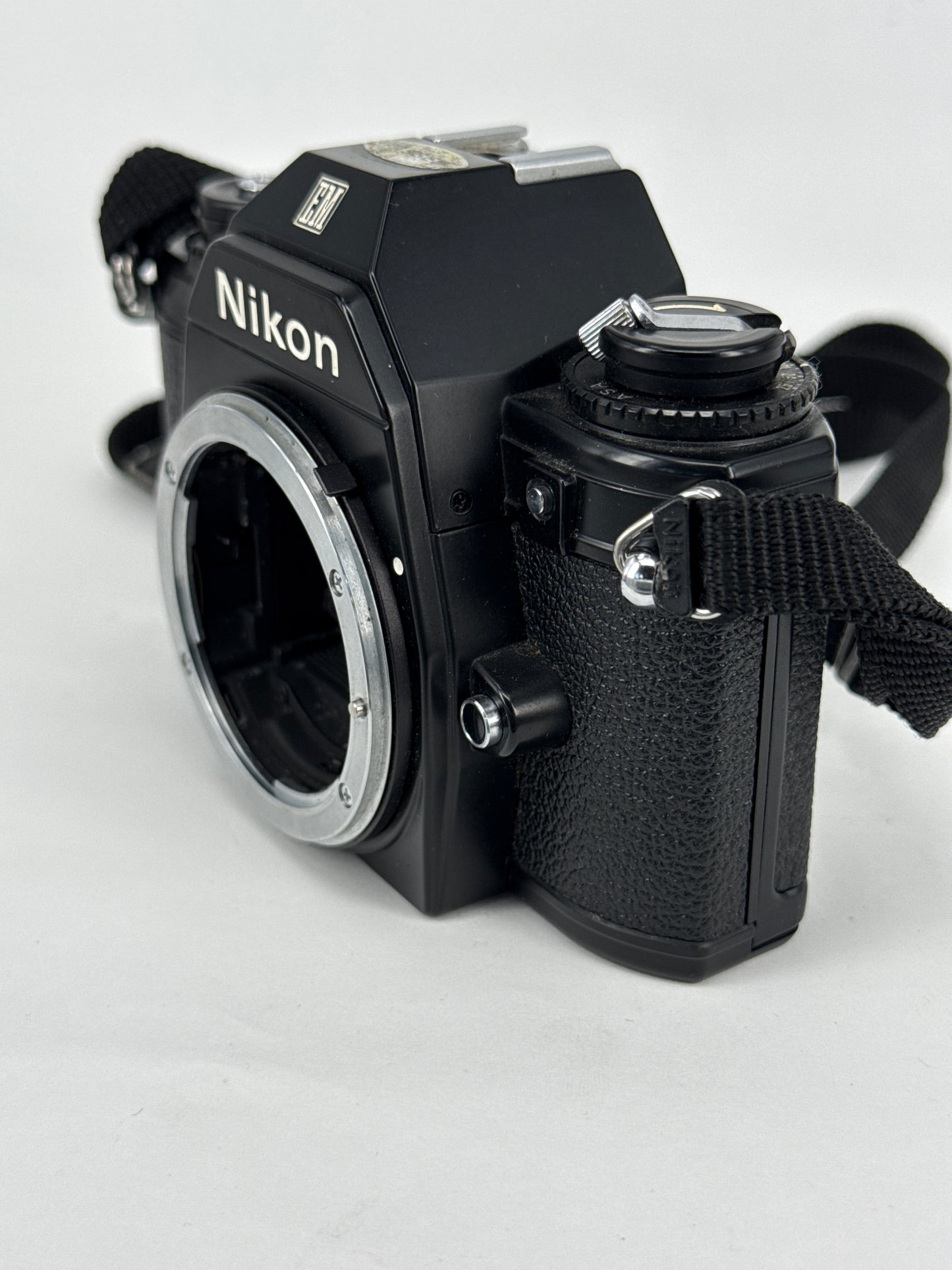 Nikon EM