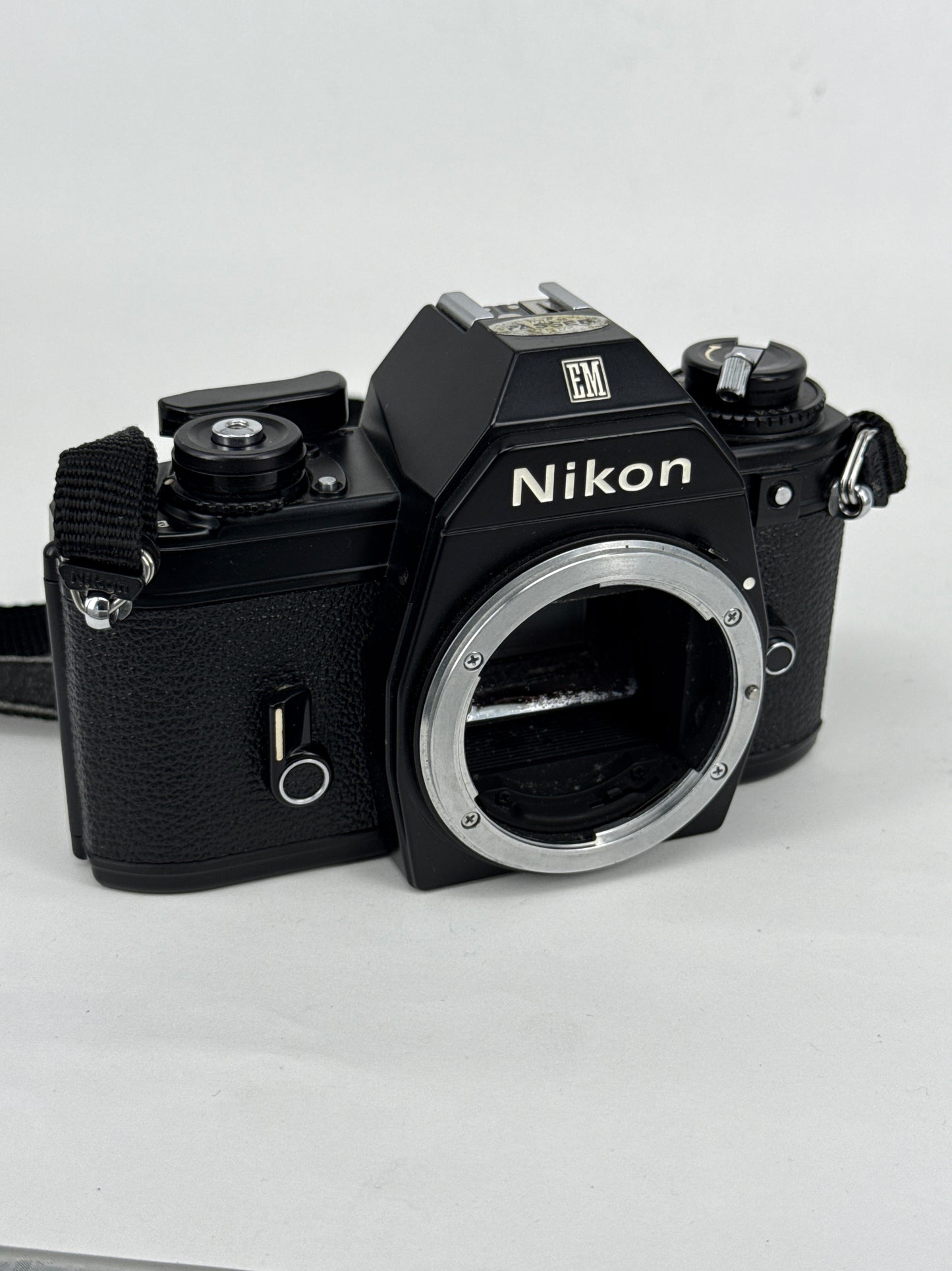 Nikon EM