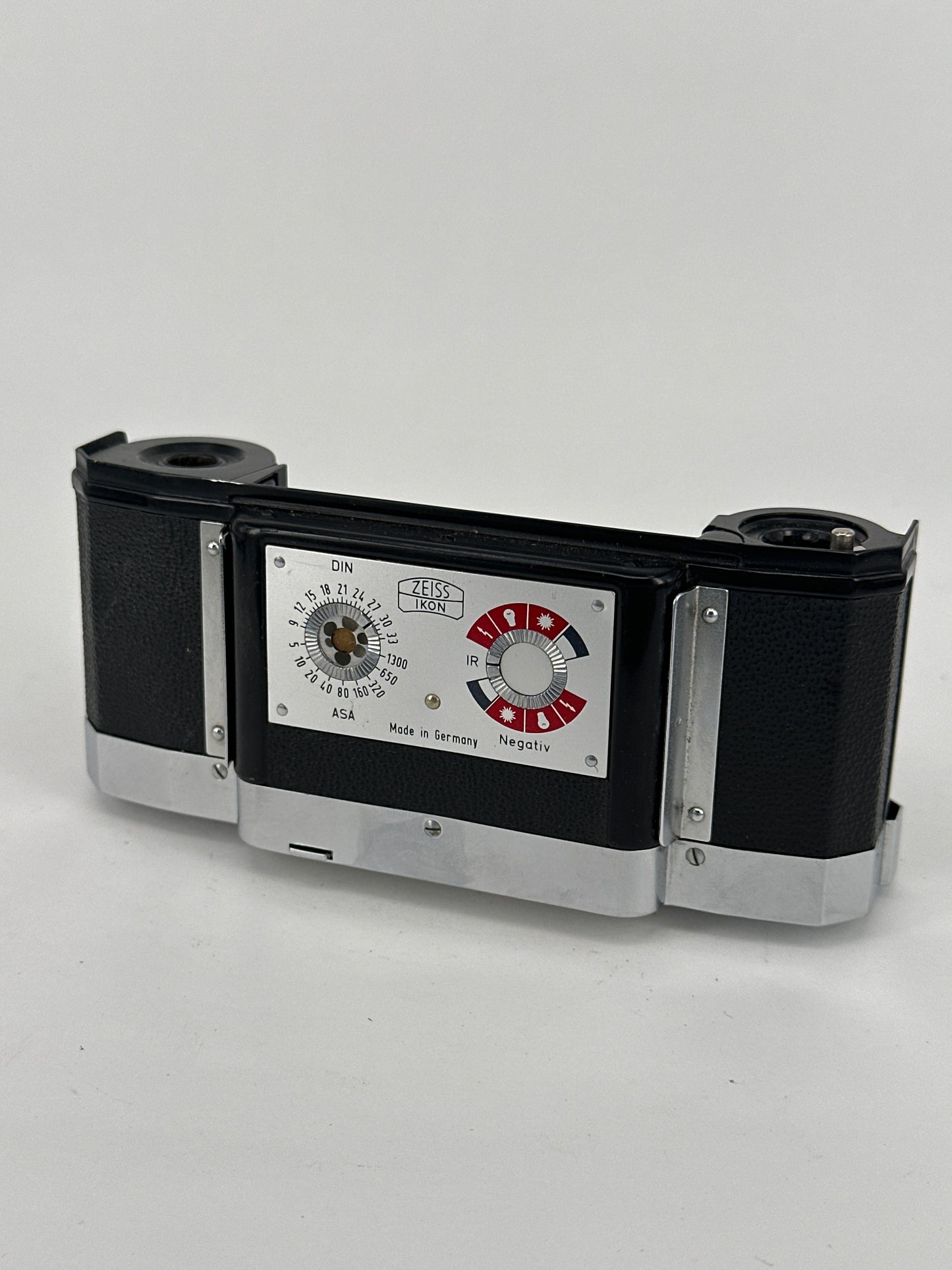 Zeiss Ikon Contaflex with Synchro-Compur-X Shutter, Tessar 50mm f2.8 lens and extra film back