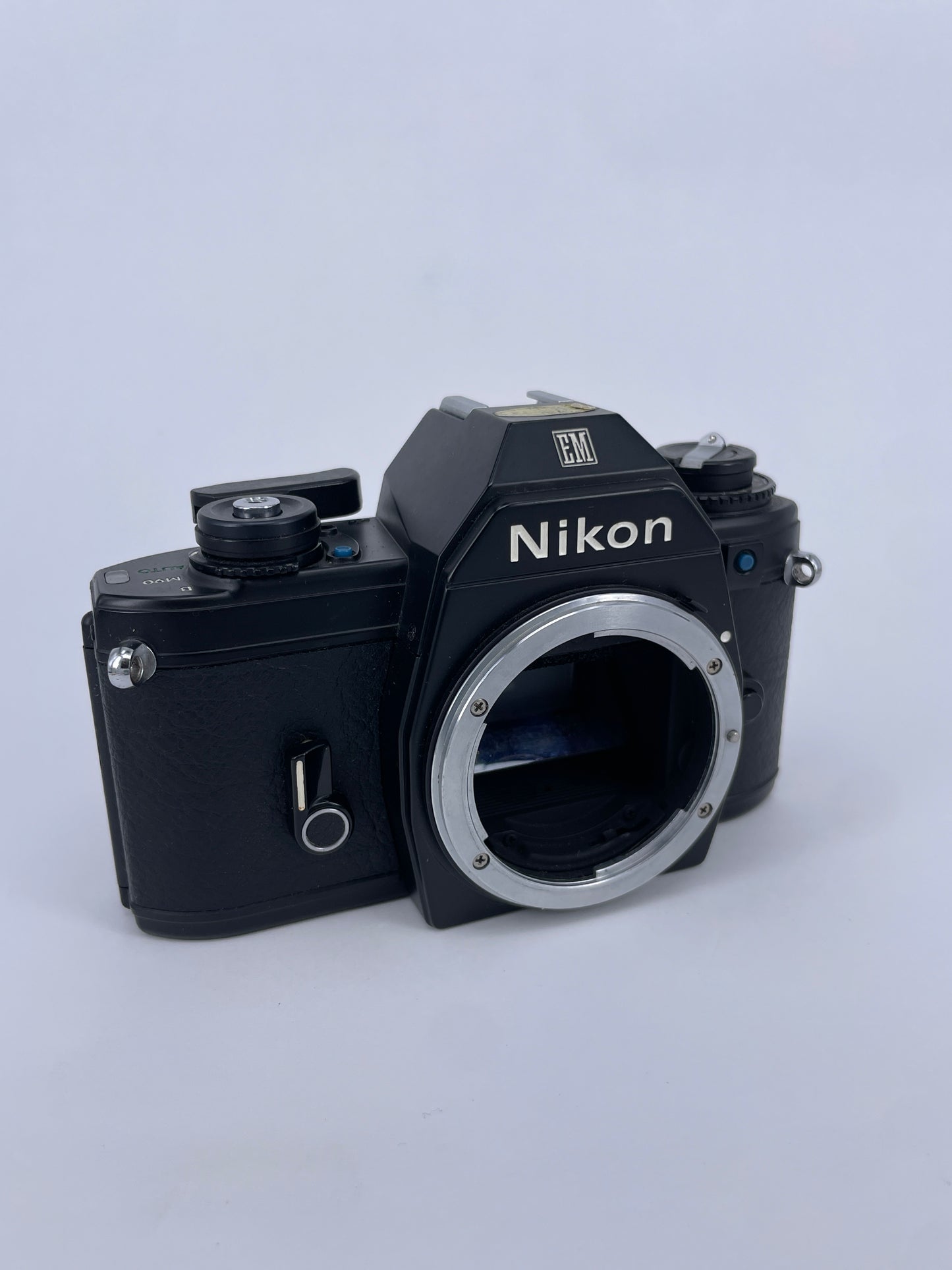 Nikon EM